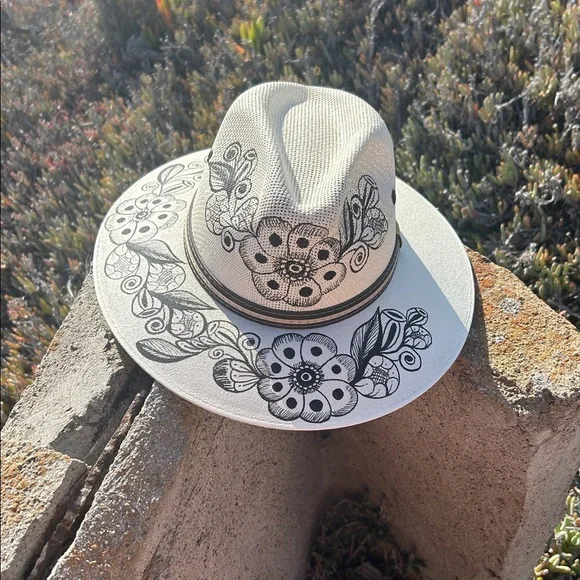 Woman’s Mexican hat - Picture 7 of 7